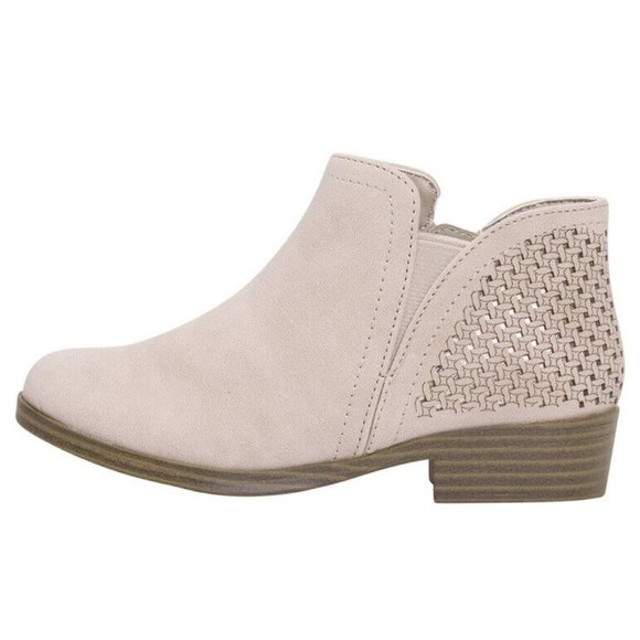 NWB Mia Kids Girls Darlette BlushFaux Leather Perforated Ankle Boots 12M - Picture 3 of 7